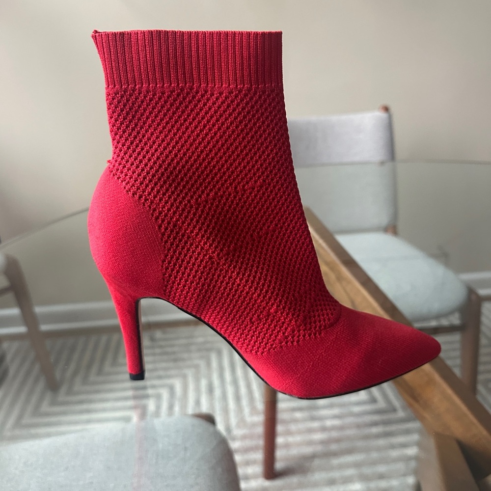 MIA MCKINLEY Red Stretch-knit Ankle Boots - Picture 4 of 10